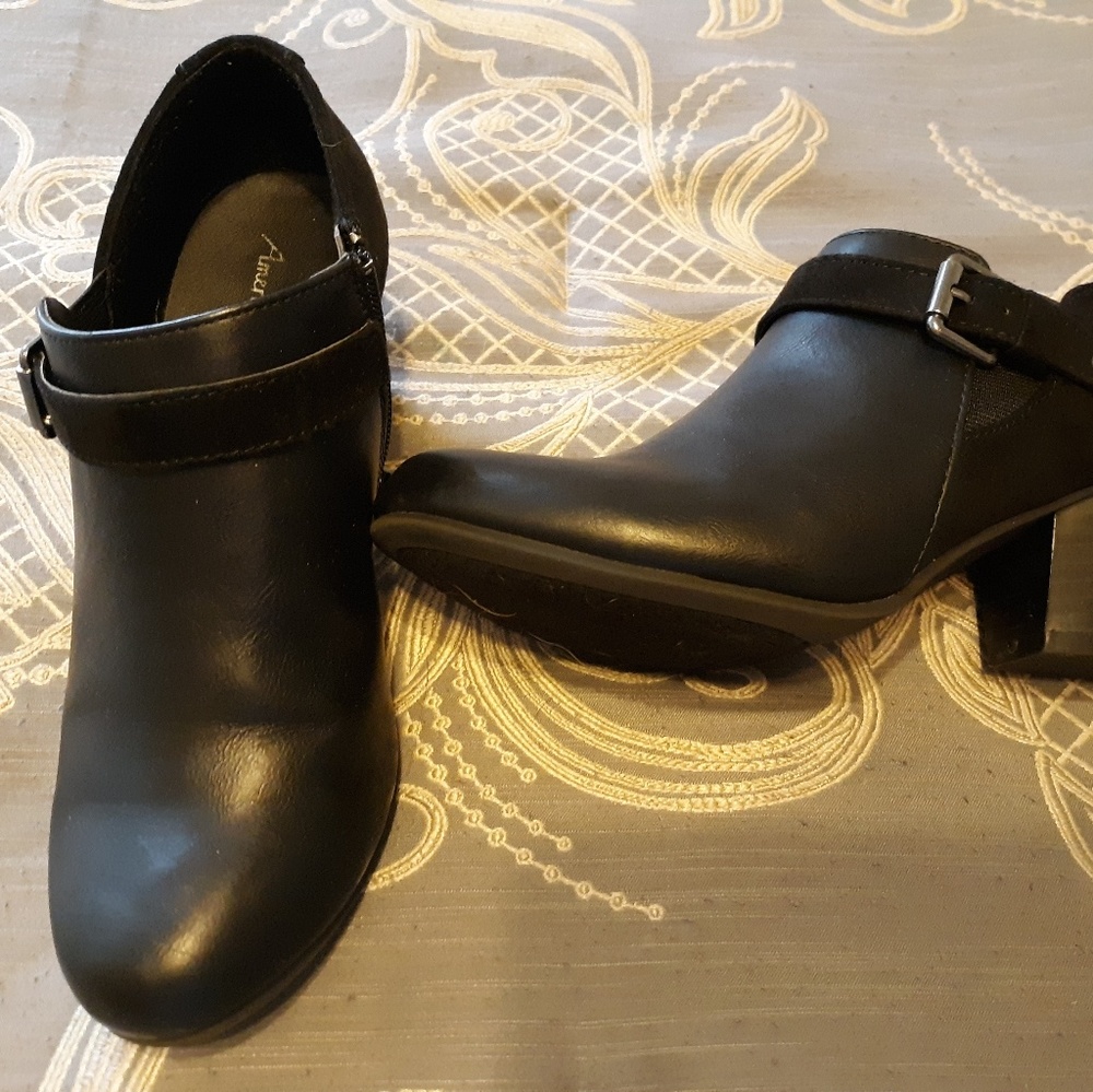 American Eagle ankle boots